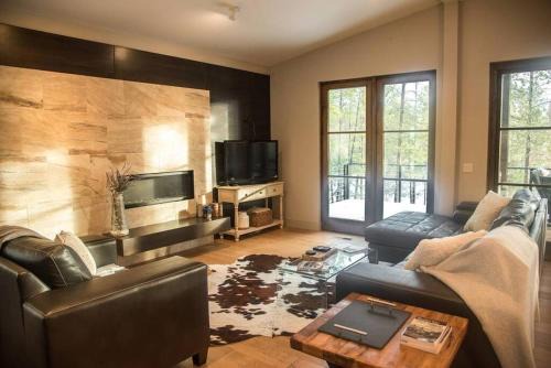 Gleneagles Golf Course Retreat With Hot Tub