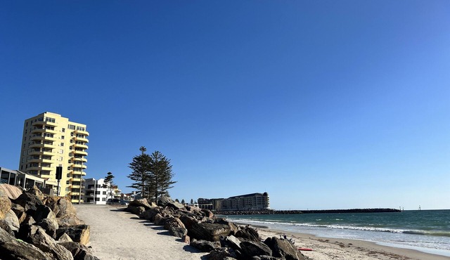 GLENELG beach front 2 BEDROOM UNIT