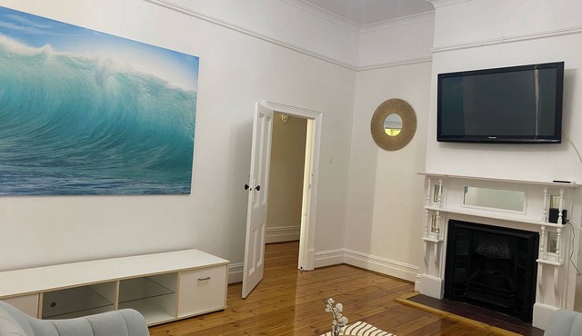 Glenelg Charmer - Family, Pet, Beach & Parking