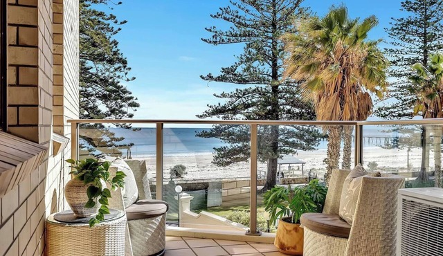 Glenelg Outlook Beachfront Stay by Moseley Square