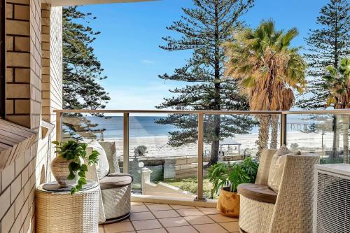 Glenelg Outlook - Beachfront Stay by Moseley Square