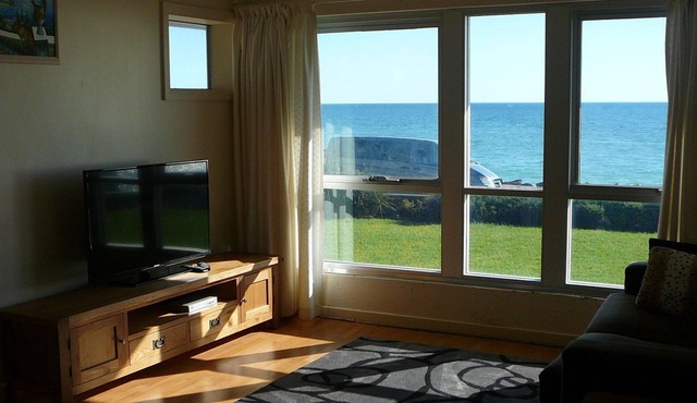 GLENELG SHORES - PREMIUM OCEAN VIEW