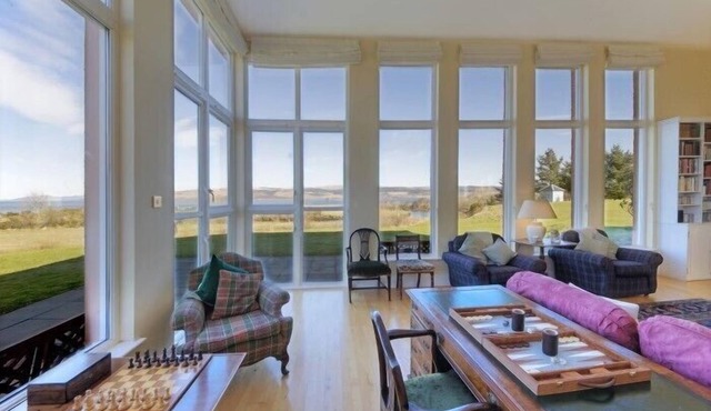 GLENFORSA HOUSE, family friendly in Salen, Isle Of Mull