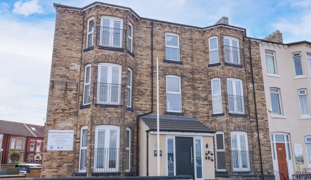 GLENHOLME APARTMENT 5, romantic, country holiday cottage in Redcar