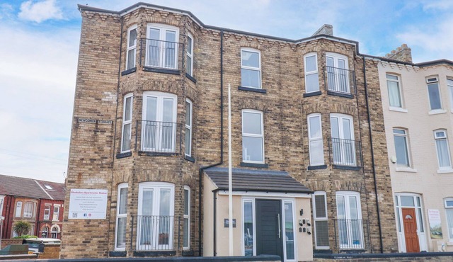 GLENHOLME APARTMENT 6, romantic, country holiday cottage in Redcar