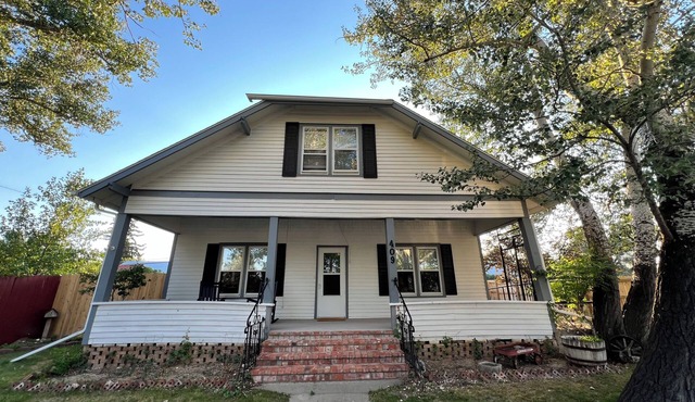 Glenrock Cottage - charming 4-bedroom house in Glenrock WY