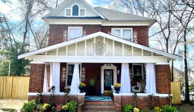 Glenrose: Karaoke Bar ~ Bridal Salon ~ Courtyard