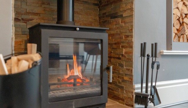 Glenroy Place - sleeps 7 | drive | log burner