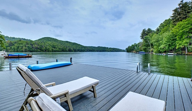 Glenside at the Point - Lake Front Home With a Private Dock and Plenty of Outdoor Space