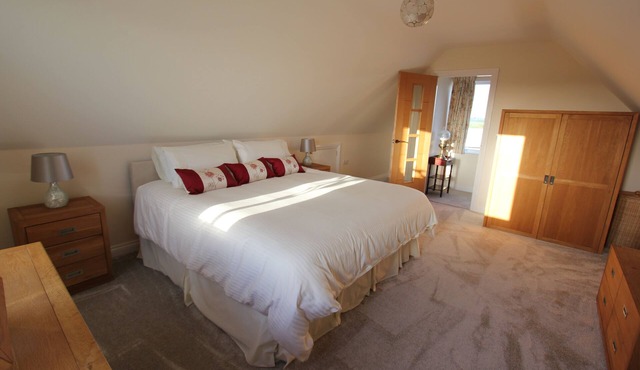 Glenside Cottage with private hot tub