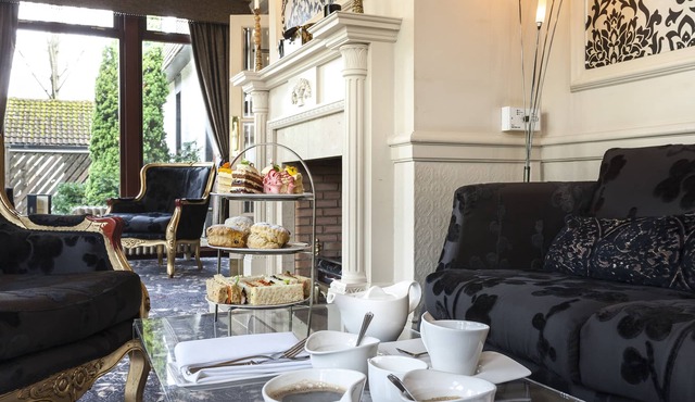 Glenskirlie House & Castle