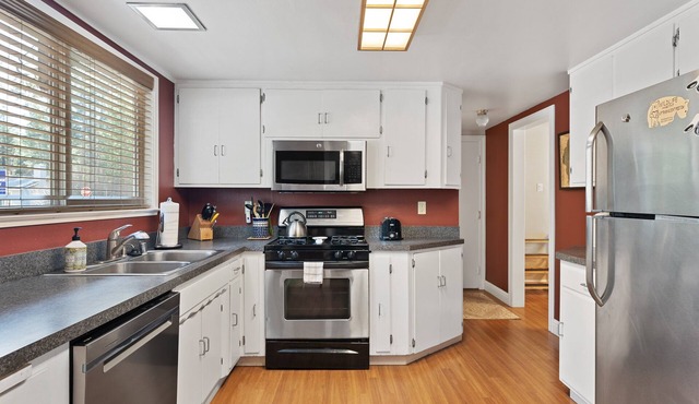 Glenwood Getaway | Tahoe Cabin | HCH1075