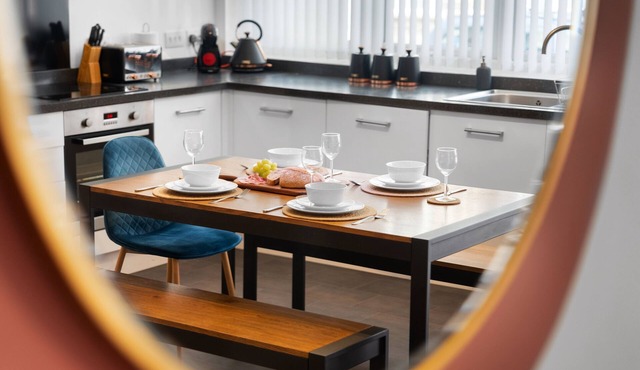 Glevum Lodge - town centre apartment