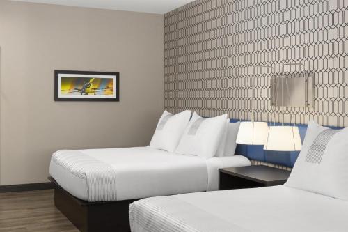 GLo Best Western Nashville Airport