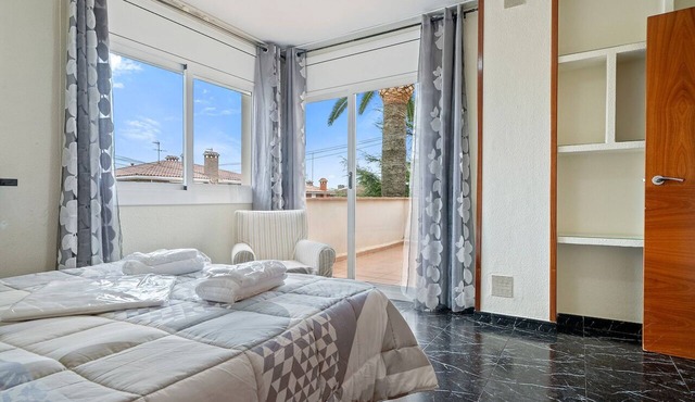 Global María, with private barbecue and communal pool, Platja de Vilafortuny