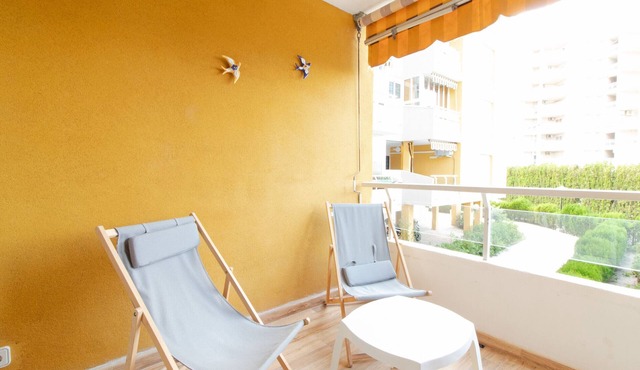 Global Properties: Apartment with swimming pool and terrace in Canet