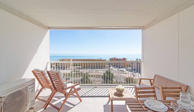 Global Vacacional: Modern apartment with terrace and sea views