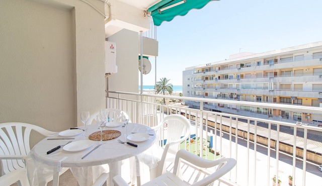 Global Vacacional: Apartment on the beach front, Canet de Berenguer