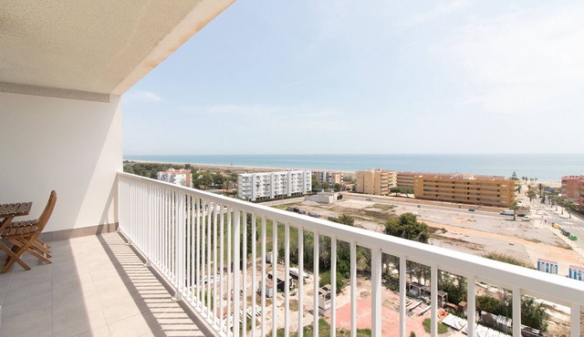 Global Vacacional: Apartment with terrace and sea views