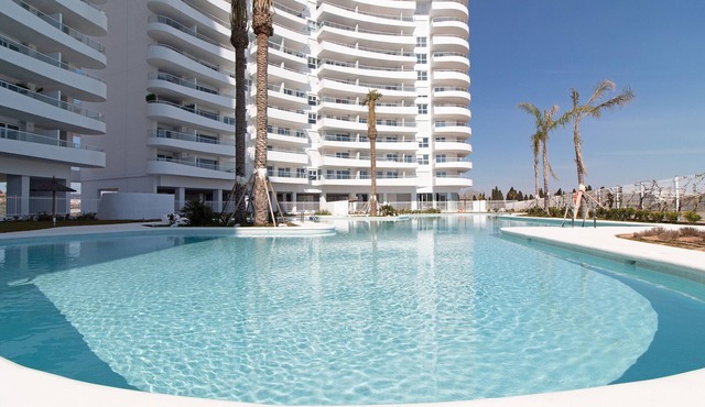 Global Vacacional: Apartment with terrace, sea and pool views