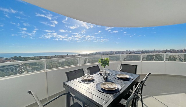 Global Vacacional: Apartment with large terrace with sea views