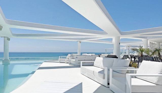 Global Vacacional: Modern flat with two terraces with sea and mountain views