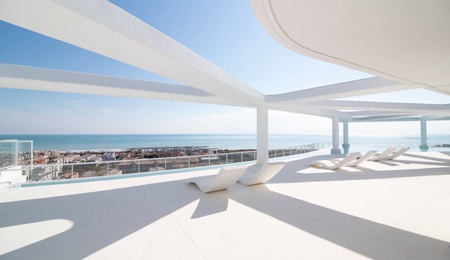 Global Vacacional: Two-terrace flat with sea views and swimming pool in Canet