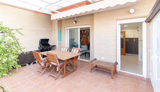 Global Vacacional: Apartment with large terrace on the beach of Puerto Sagunto
