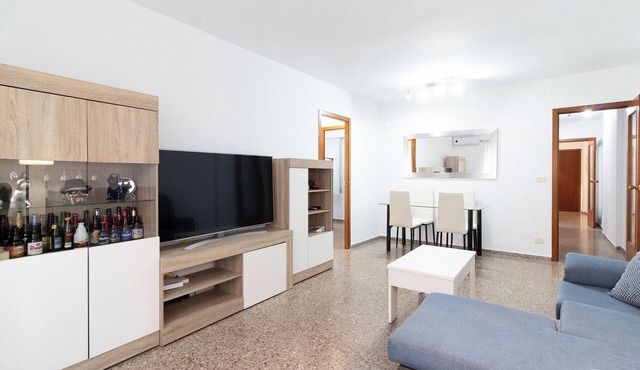 Global Vacacional: Practical apartment for 6 people in Puerto Sagunto