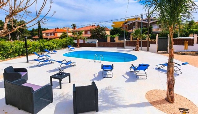 Global Villa Bianca with pool and bbq