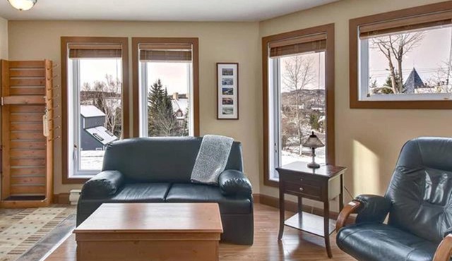 GLOBALSTAY. Bright Condo near the Lake