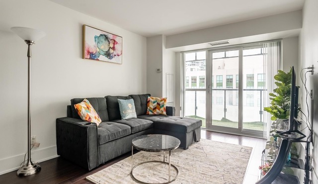 GLOBALSTAY. 1 bedroom & Den condo with balcony in DT Toronto