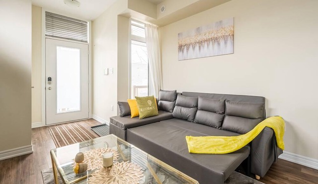 GLOBALSTAY. 1BR TH. Heart of Beamsville’s wine region. Parking