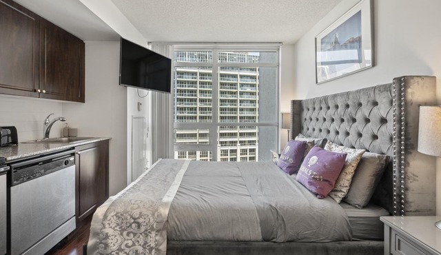 GLOBALSTAY. Awesome Studio in Downtown Toronto.