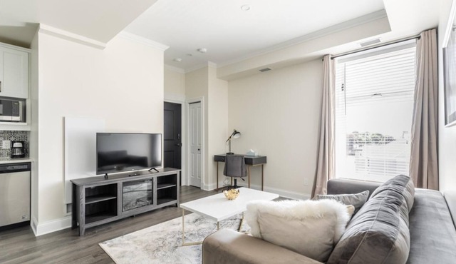 GLOBALSTAY . Rideau Private Apartment w Kingsize bed. Parking.