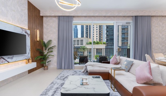GLOBALSTAY. Creek Horizon Tower 2