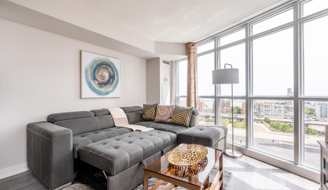 GLOBALSTAY. Elegant Downtown Condo with Balcony