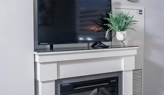 GLOBALSTAY. Luxury 2Bd 2BR Metro Sheppard. Free parking