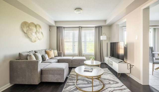 GLOBALSTAY. Modern 3BR House in Brampton. BBQ, parking