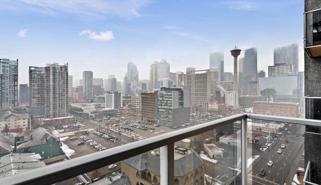 GLOBALSTAY . Modern DT Condo. Balcony. Free Parking. Gym.