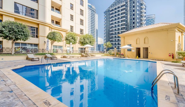 GLOBALSTAY. Modern Ap steps to JBR Beach
