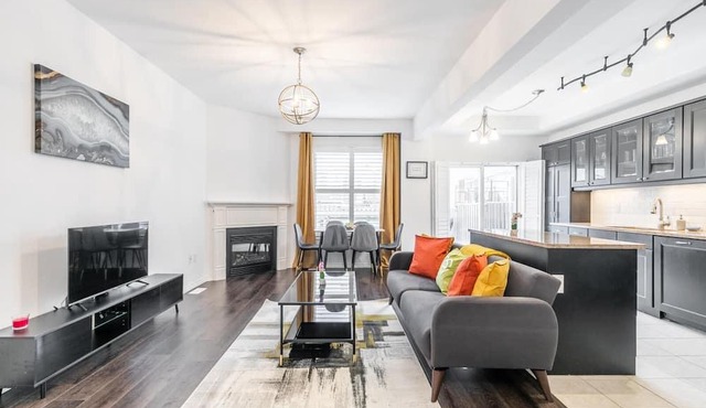 GLOBALSTAY . Spacious 3Bd 2.5Ba Townhome. Hot Tub & BBQ