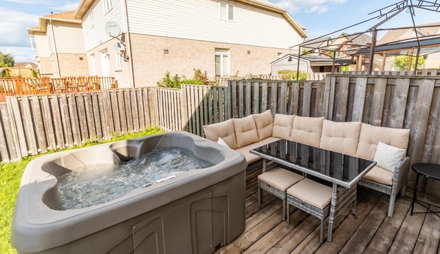 GLOBALSTAY. Unique 3BR 2.5BA Townhome.HOT TUB, SAUNA,GYM,BBQ