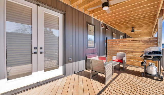 GLOBALSTAY. Unique New Townhomes for 16 Guests. HOT TUB, BBQ