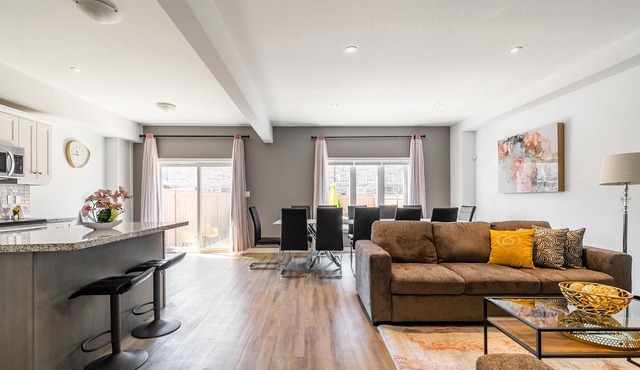 GLOBALSTAY. Waterfront 5BR Townhouse. Private HOT TUB, Gym, Sauna