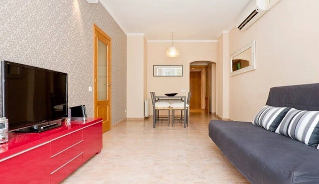 Glorias Flat: Sagrada Familia 15 min Beach 20 min
