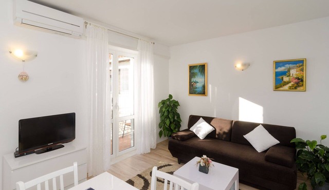 GLORIJET 1 - 4+2 apartment w/private parking in Lapad area - Dubrovnik city