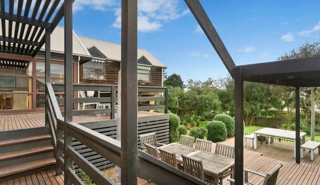 Glorious Golightly Beach House, Barwon Heads