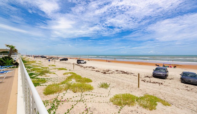 Glorious Ocean & Sunset Views 2 Bed 2 Bath Condo