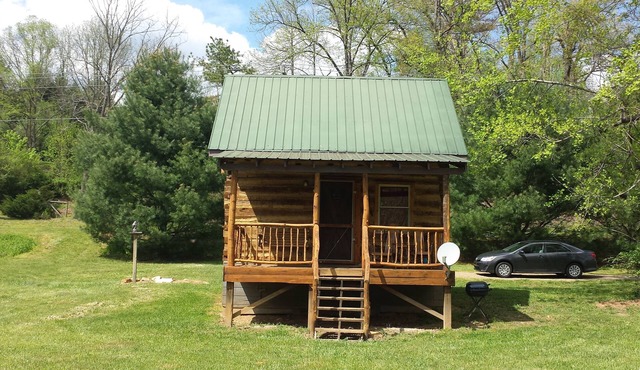 Glory Days Riverfront 1800s log cabin near Gem mines